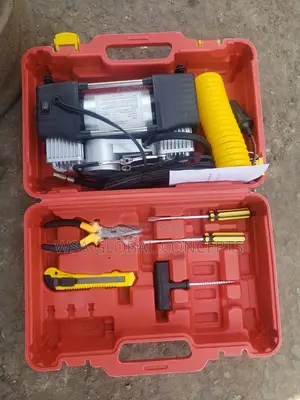 12 Volts Car Compressor 150 Psi