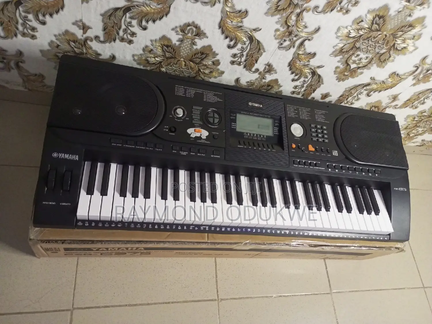 Yamaha PSR-E375 Portable Keyboard Piano