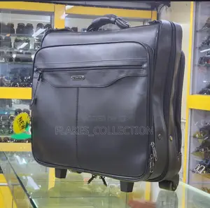Leaves King Suit Carrier