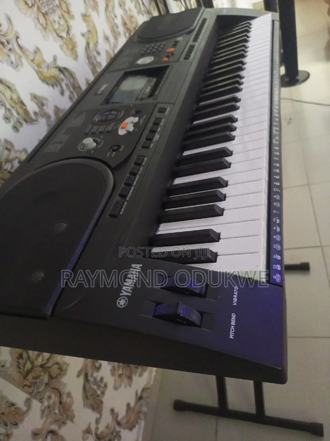 Yamaha PSR-E375 Touch Response Split Piano Keyboard