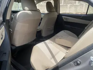 Toyota Corolla 2015 Gold