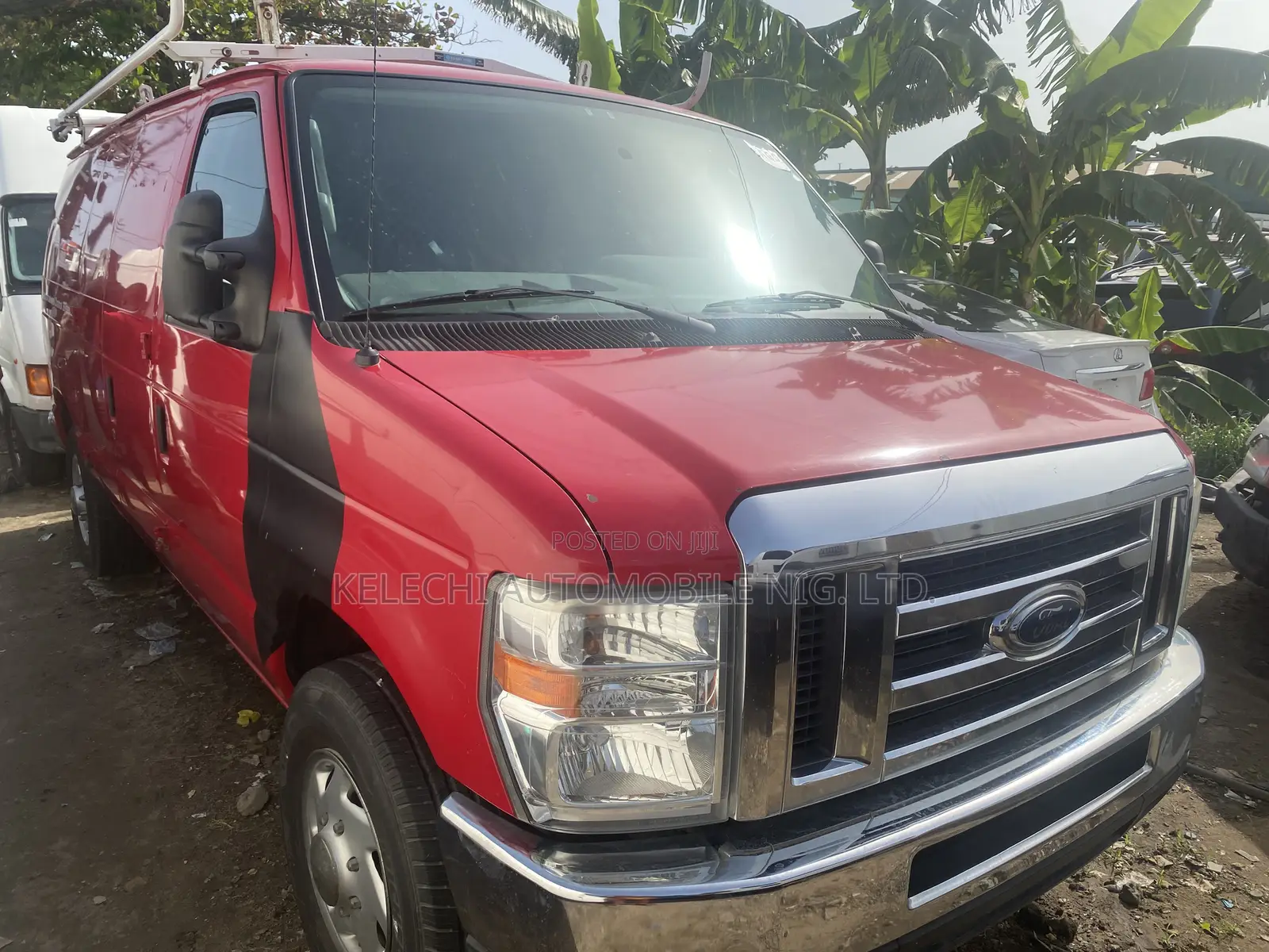 Ford Transit 2013 Red