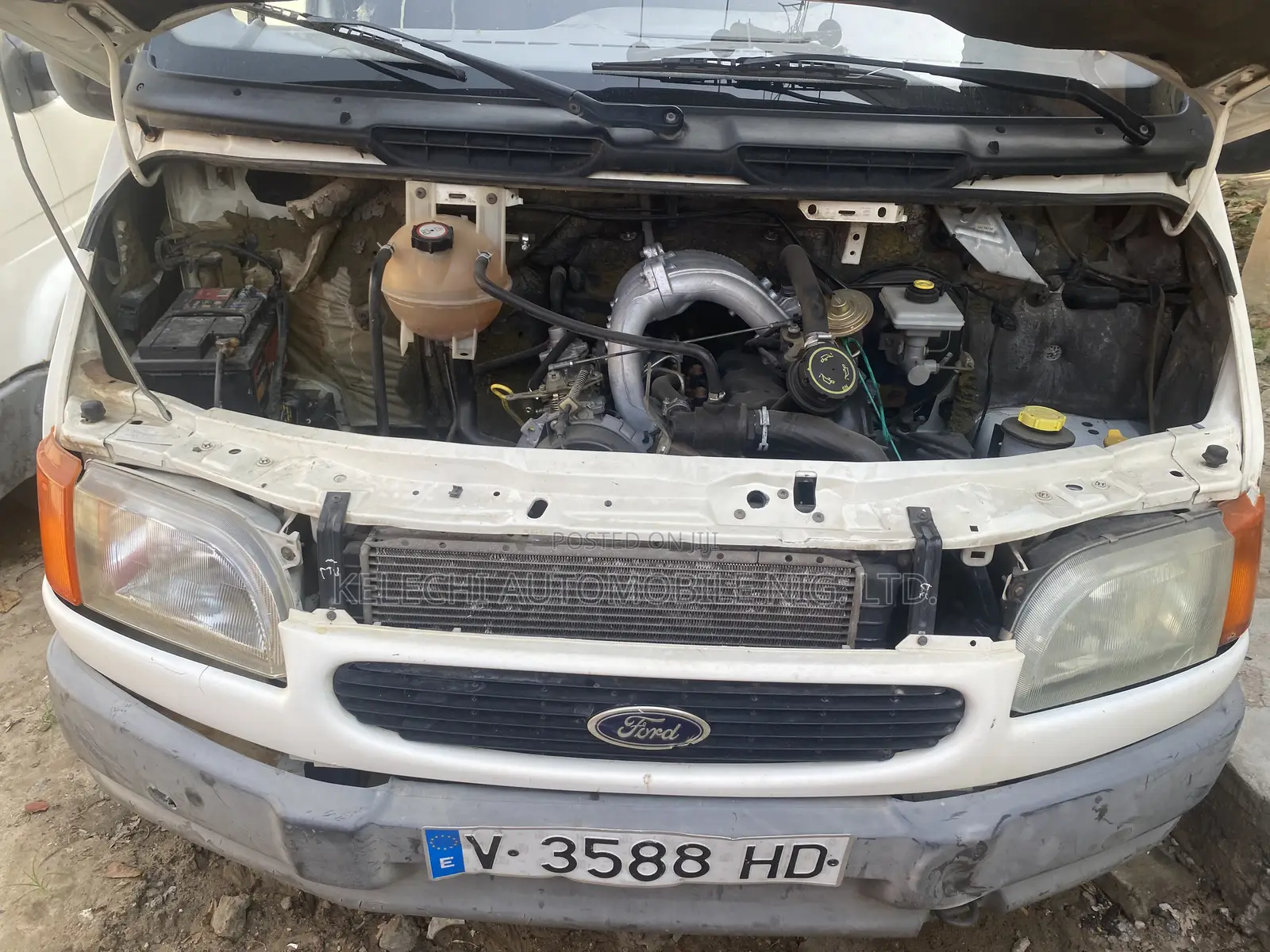 Ford Transit 2000 White