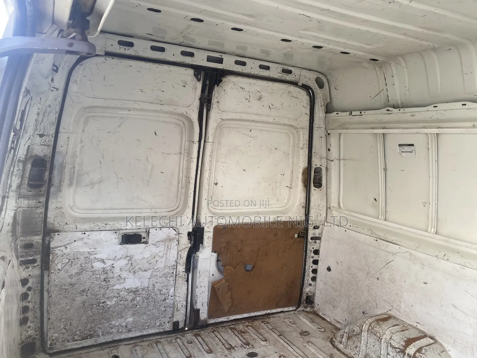 Ford Transit 2000 White