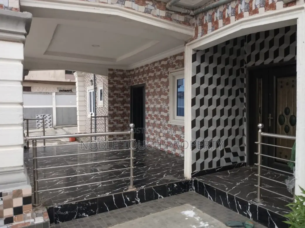 5bdrm Bungalow in Ajangbadi Lagos for sale
