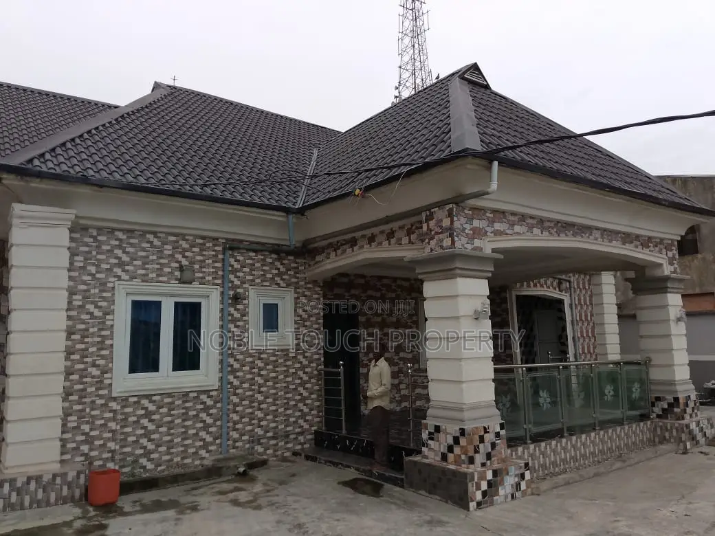 5bdrm Bungalow in Ajangbadi Lagos for sale