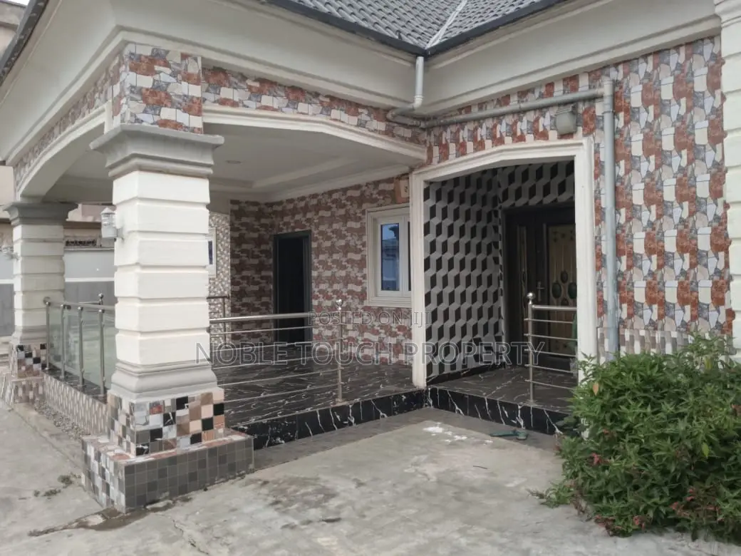 5bdrm Bungalow in Ajangbadi Lagos for sale