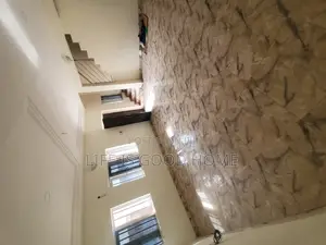 4bdrm Duplex in Oral Estate, Chevron for sale