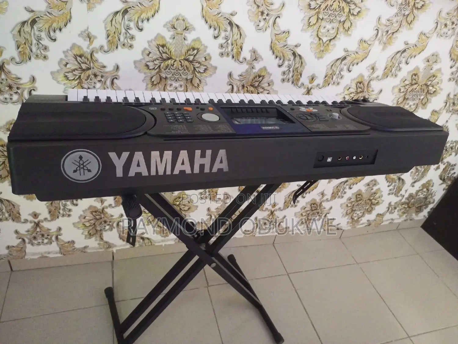 Quality Standard Yamaha Keyboard Piano With Adapter