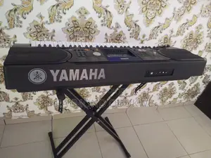 Quality Standard Yamaha Keyboard Piano With Adapter
