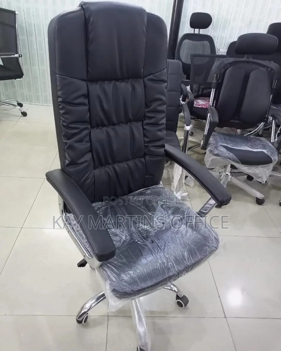Quality Executive Manager High Back Chair Wit Lumber Support