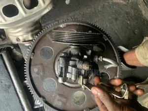 Power Steering Pump For Toyota Avensis Verso 2004,2005,2007