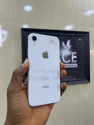 Apple iPhone XR 64 GB White