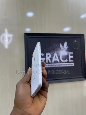Apple iPhone XR 64 GB White