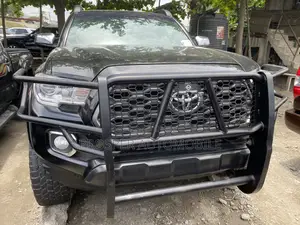 Toyota Tacoma 2018 Black