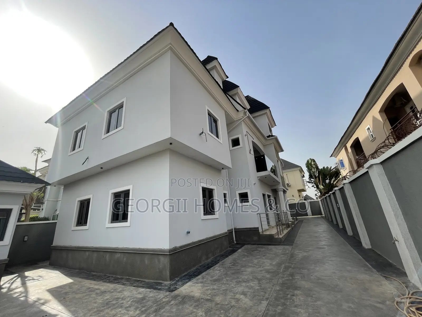 2bdrm Block of Flats in Apo District for sale