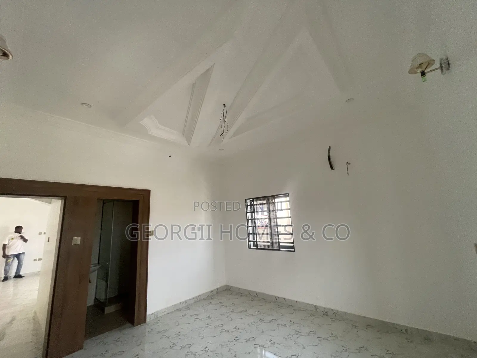 2bdrm Block of Flats in Apo District for sale