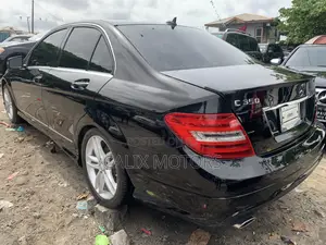 Mercedes-Benz C350 2015 Black
