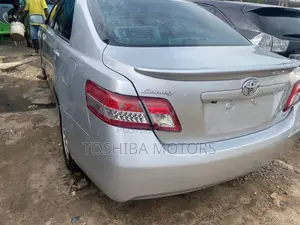 Toyota Camry LE 4dr Sedan (2.5L 4cyl 6AM) 2010 Silver