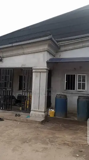 For Sale : A Functional Modern Bakery