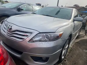 Toyota Camry SE V6 4dr Sedan (3.5L 6cyl 6AM) 2010 Silver