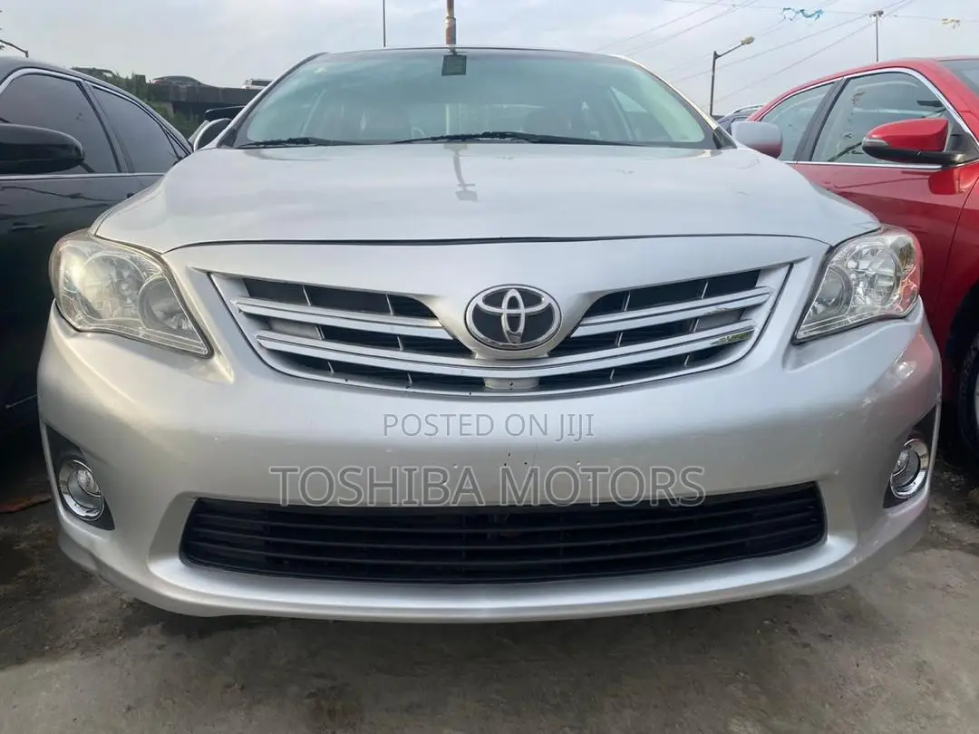 Toyota Corolla 2012 Silver