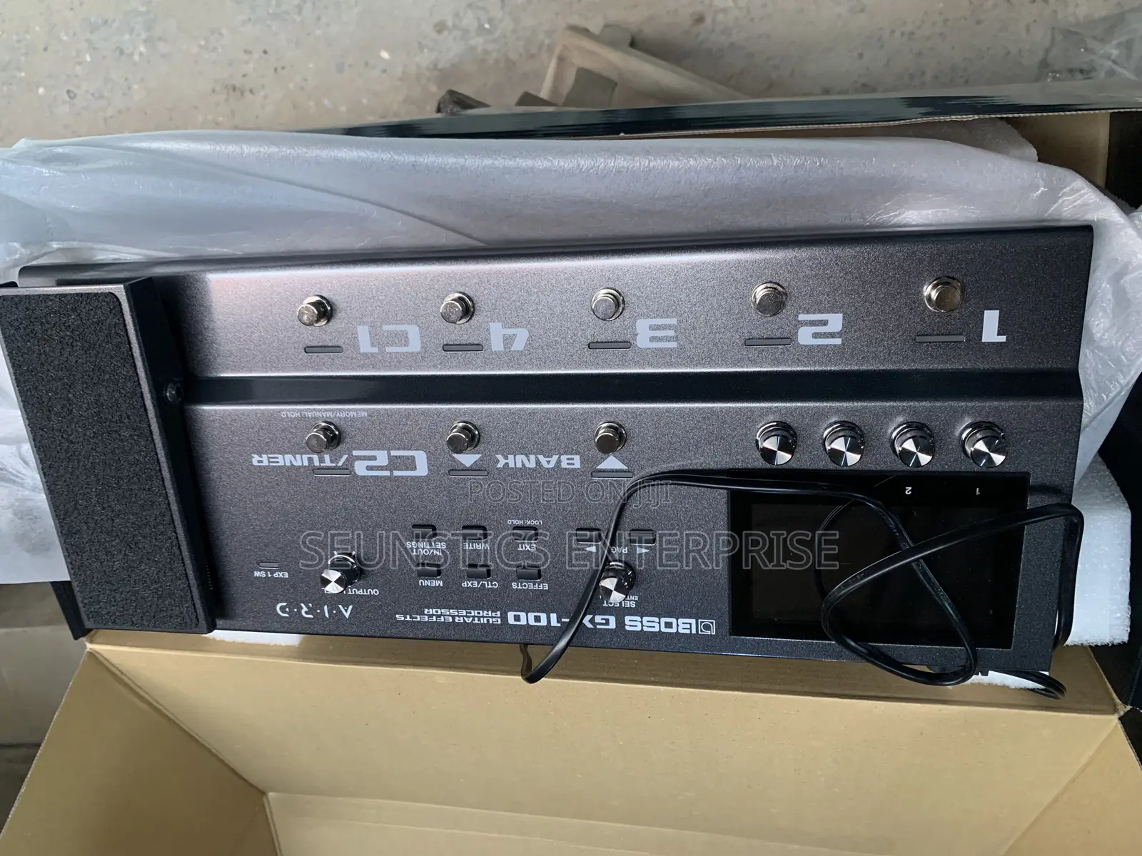 Quality Boss GX 100 Guitar Effect Pedal