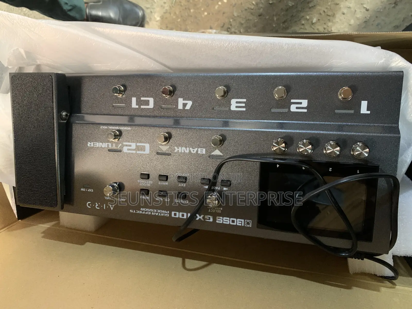 Quality Boss GX 100 Guitar Effect Pedal