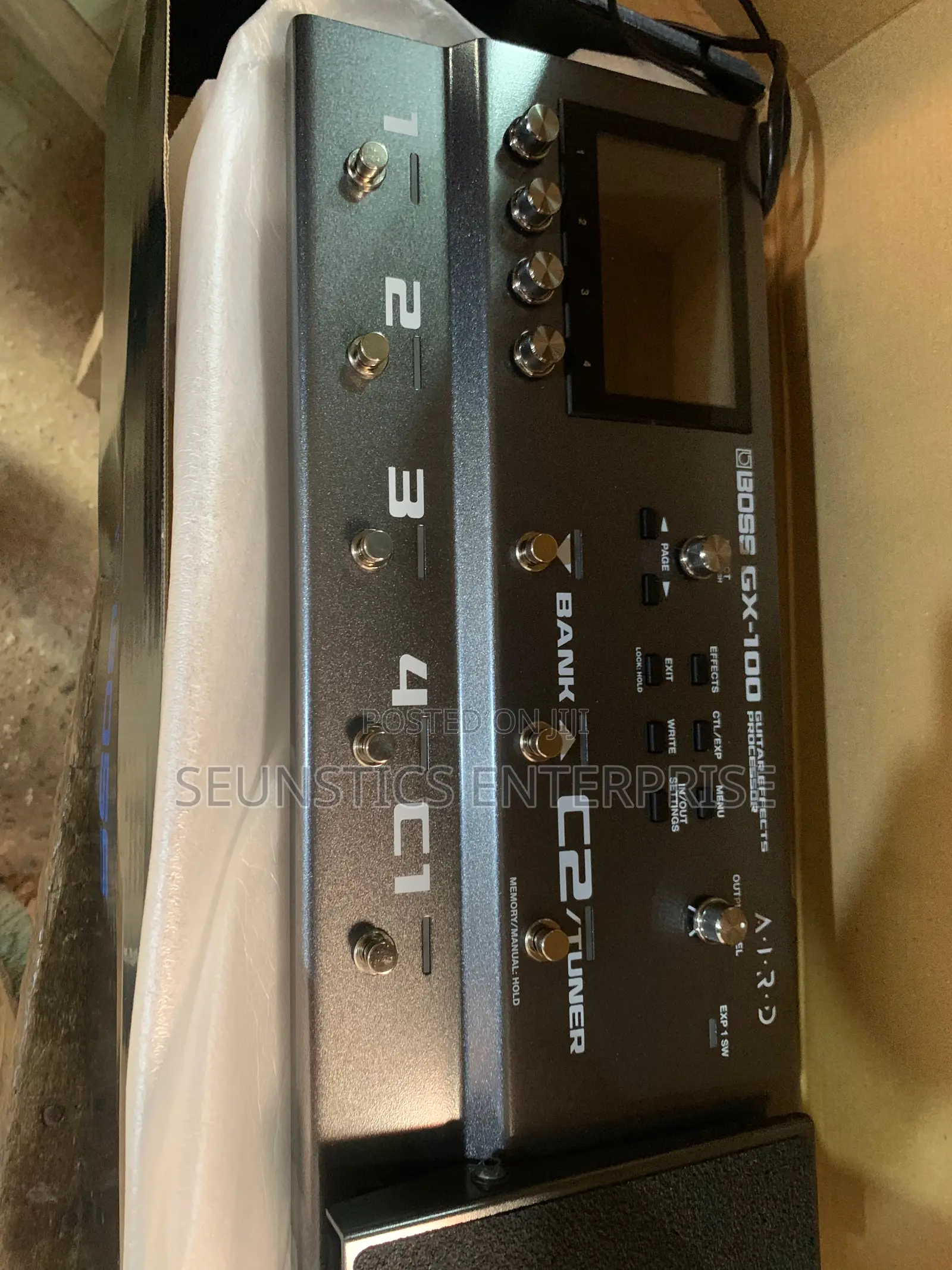 Quality Boss GX 100 Guitar Effect Pedal
