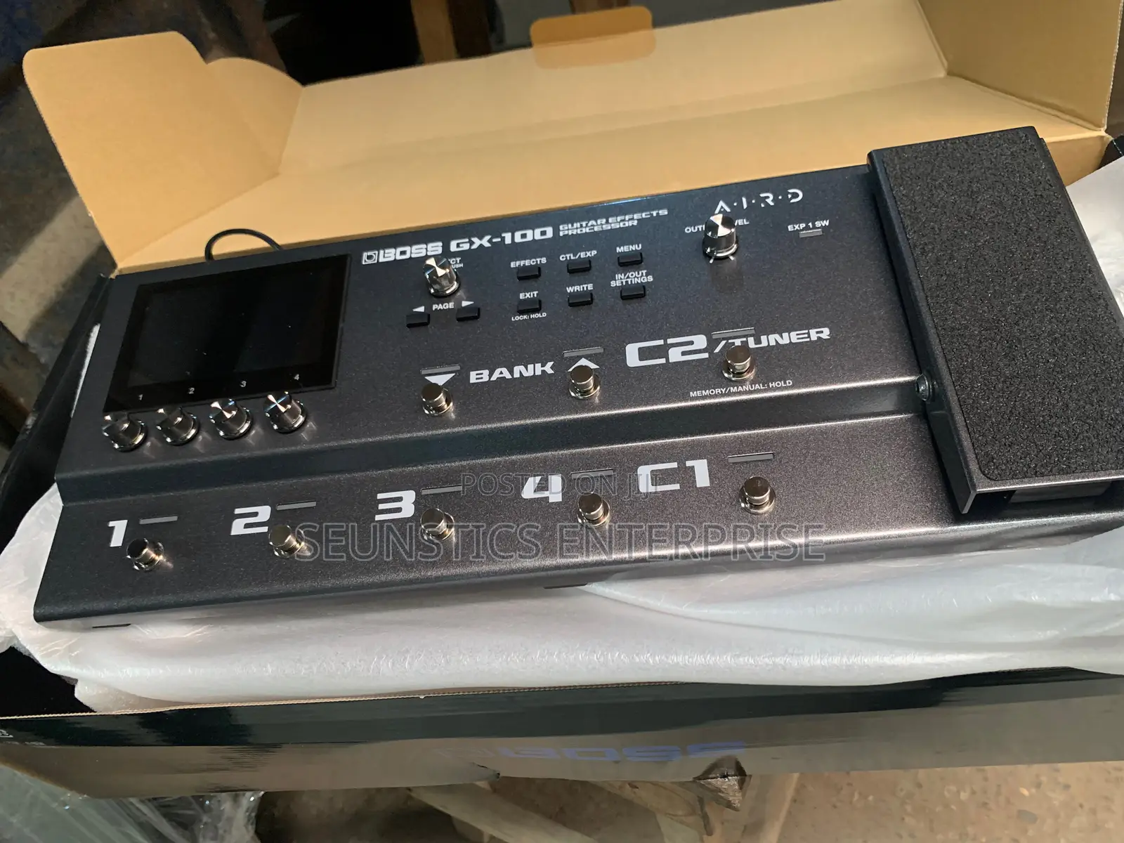 Quality Boss GX 100 Guitar Effect Pedal