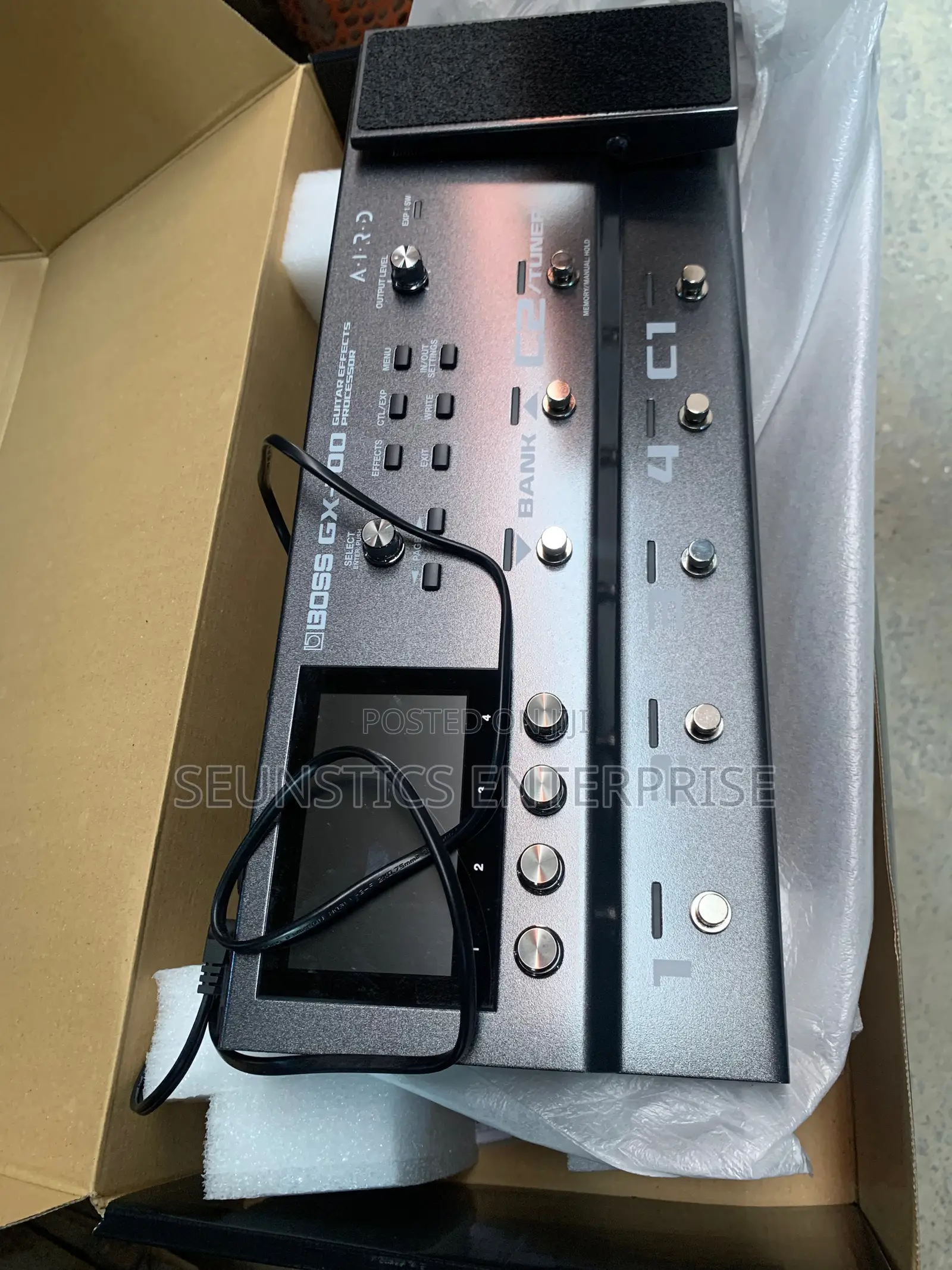 Quality Boss GX 100 Guitar Effect Pedal