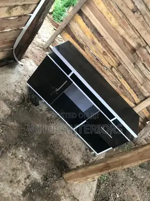 TV Stands/Consoles/Mounts