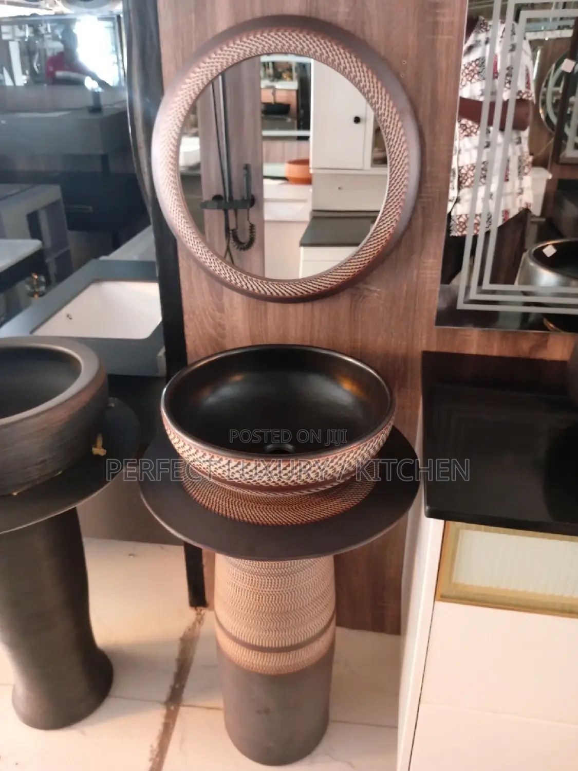 Ceramic Wash Hand Basin With Mirror