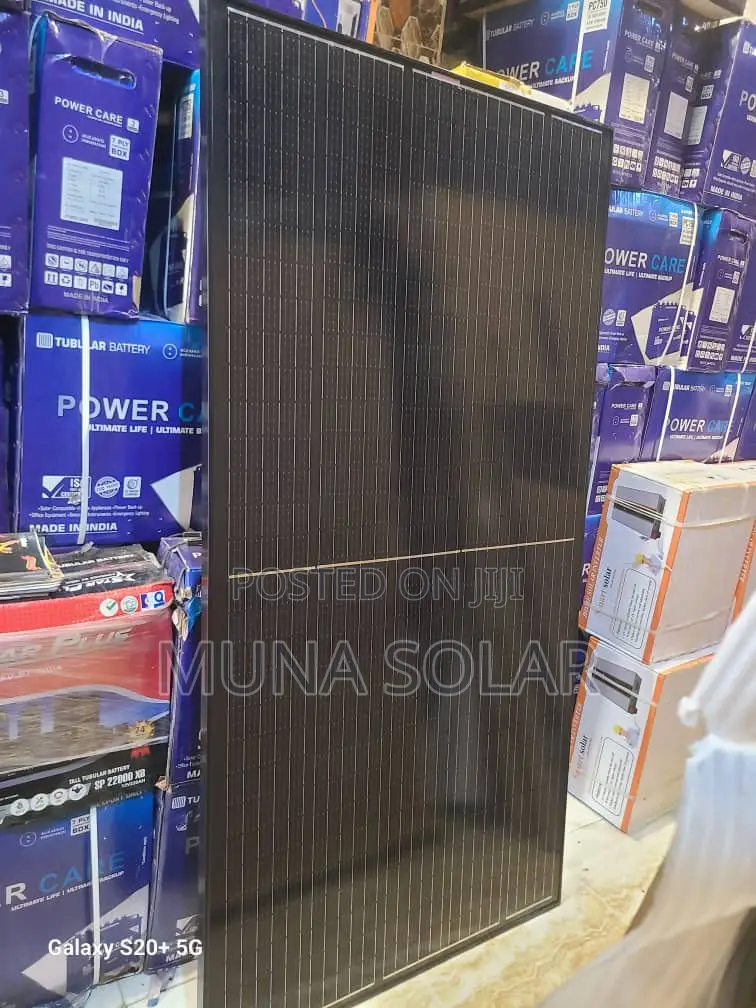 600watts All Black Canadian Panel