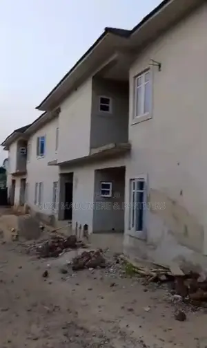 16bdrm Duplex in Old Gra , Ebonyi ,, Abakaliki for sale