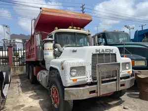 Mack Dump Truck R Model