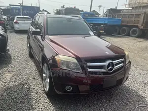 Mercedes-Benz GLK-Class 350 4MATIC 2010 Brown
