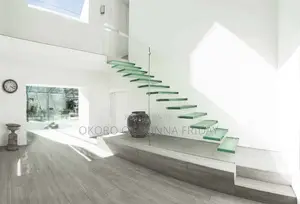 Style of Glass Staircase