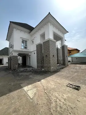 5bdrm Duplex in Gwarinpa for sale