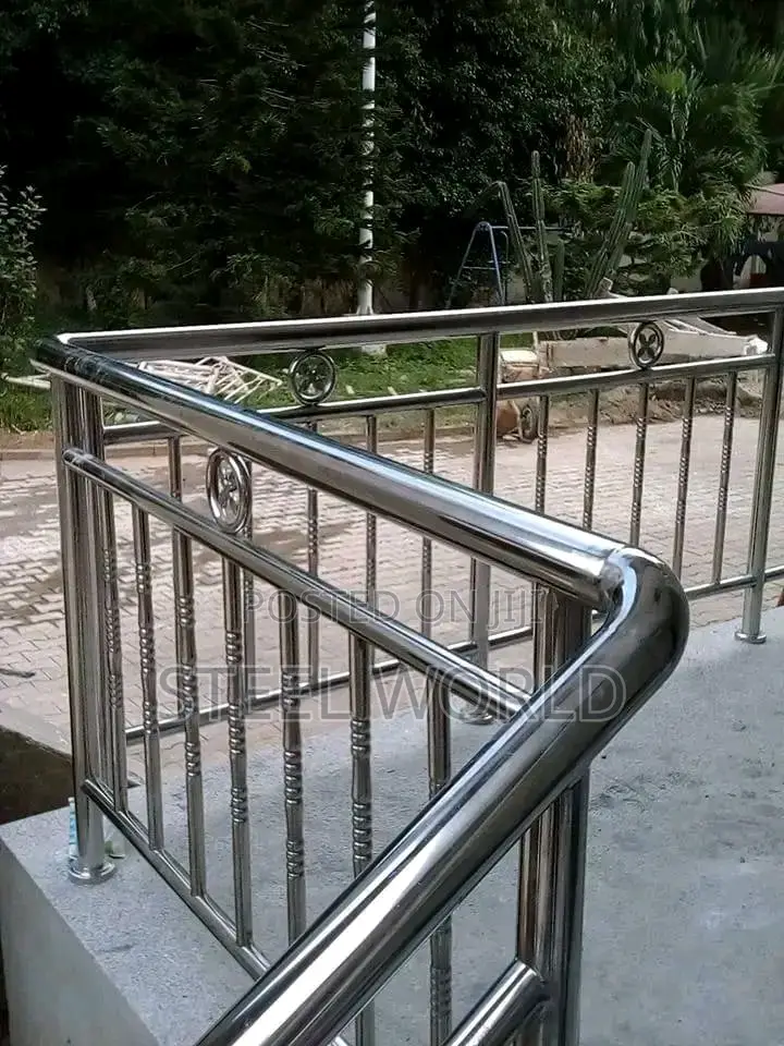 Extra Ordinary Handrail