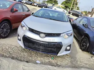 Toyota Corolla 2015 Silver