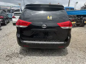 Toyota Sienna 2014 Black