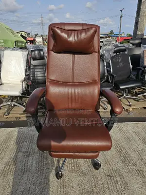 Executive Leather Chair With Leg Rest