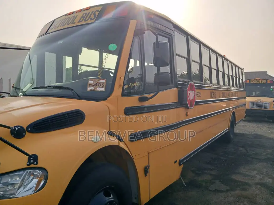 Bus 2009 Yellow