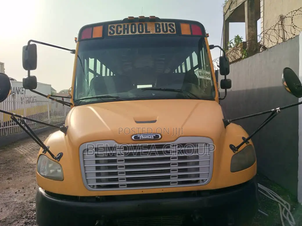 Bus 2009 Yellow