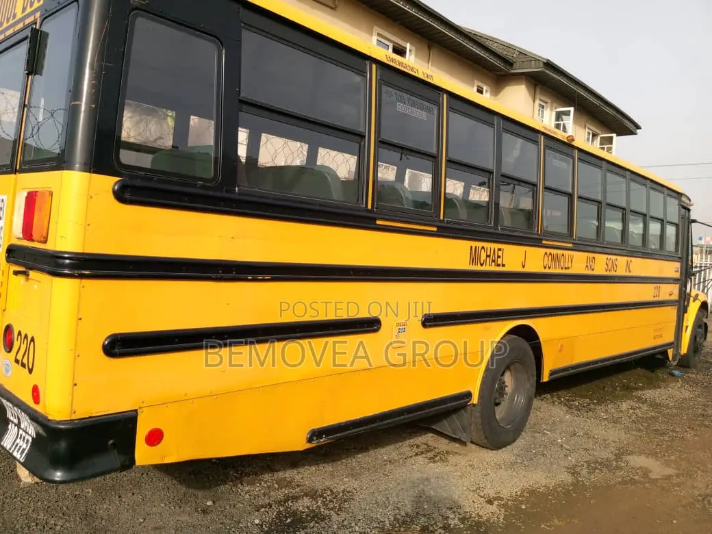 Bus 2009 Yellow