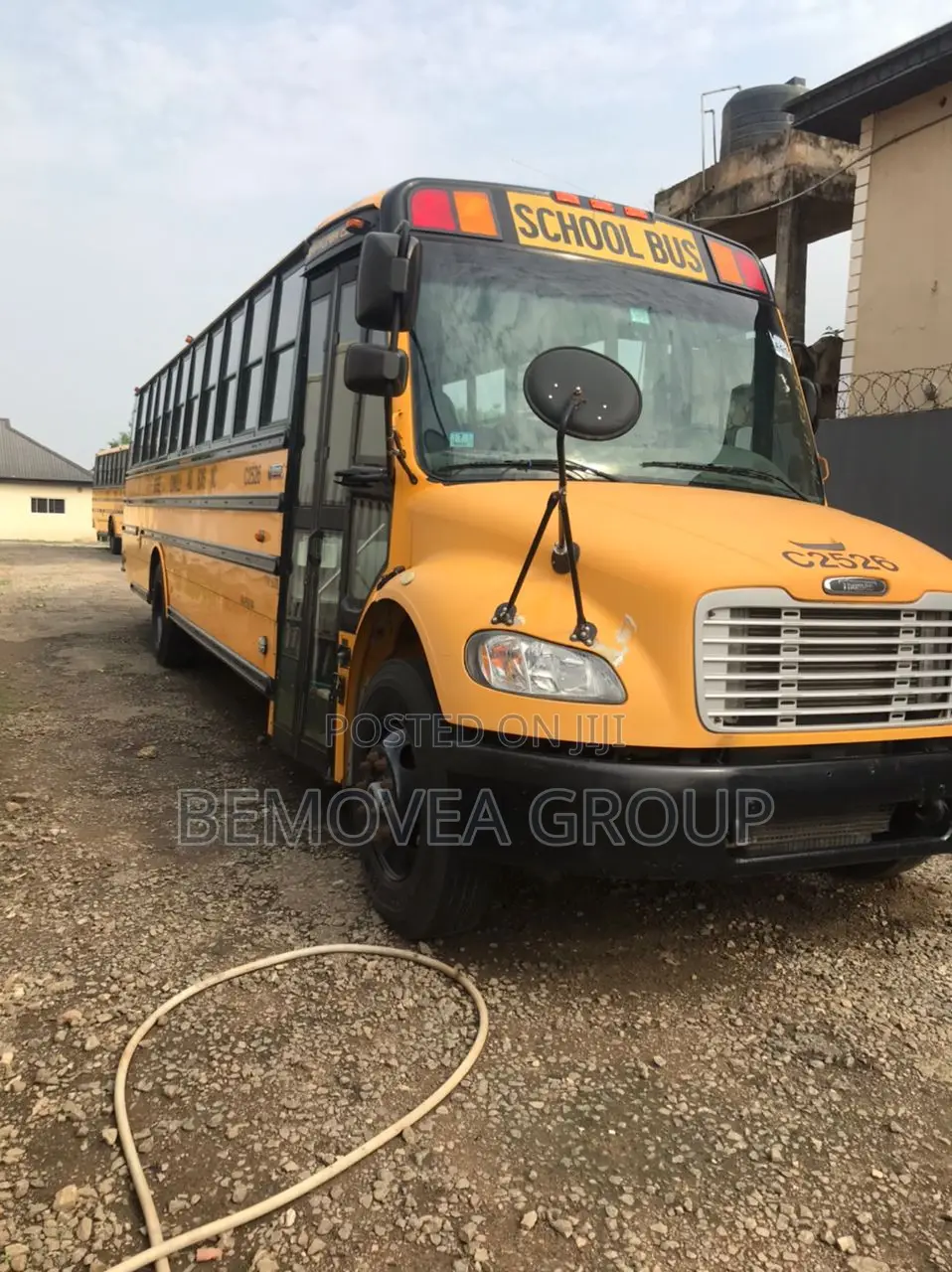 Bus 2009 Yellow