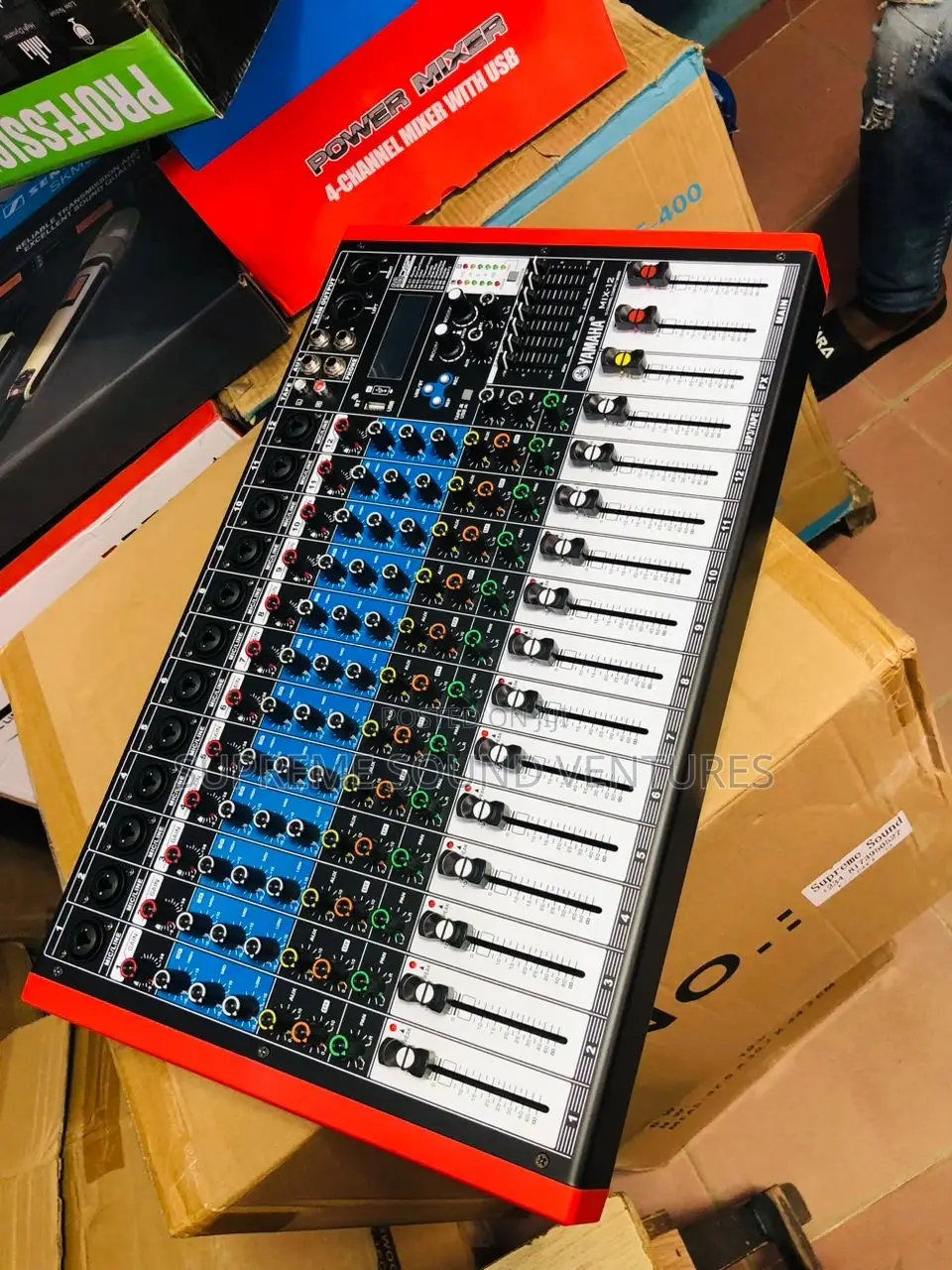 16 Channels Mixing Console With Equalizer