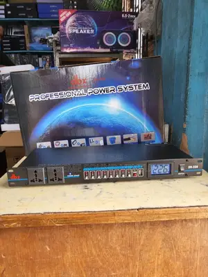 DBX Sr 326 Professional Power System