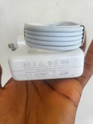 Original Apple Mnf72ll/a 61w Usb-C Power Adapter